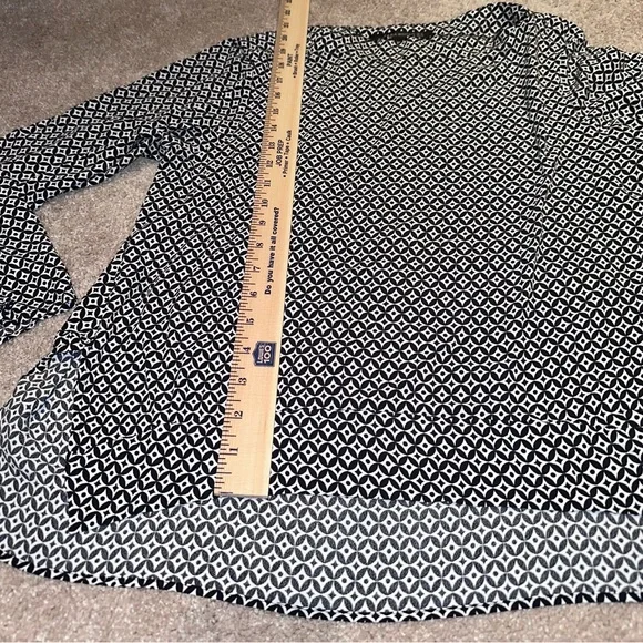 Zara Woman Patterned Hi Low Blouse.  Size XL - Picture 6 of 7